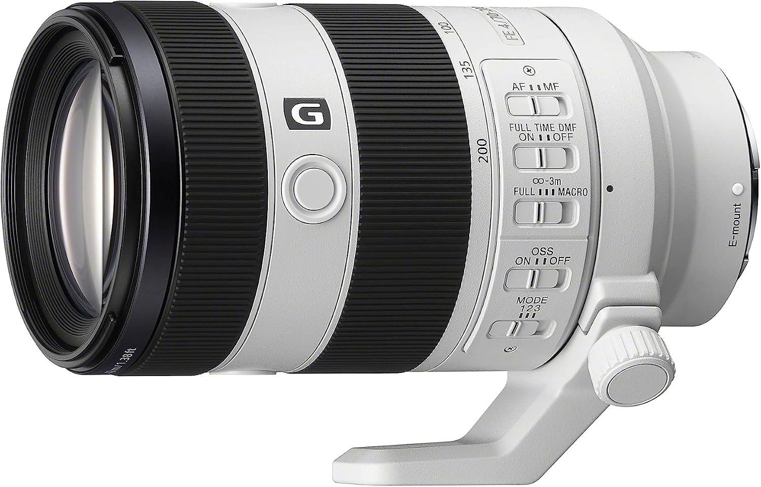 Télézoom Sony FE 70-200 mm f/4 Macro G OSS II blanc, vu de trois quarts.